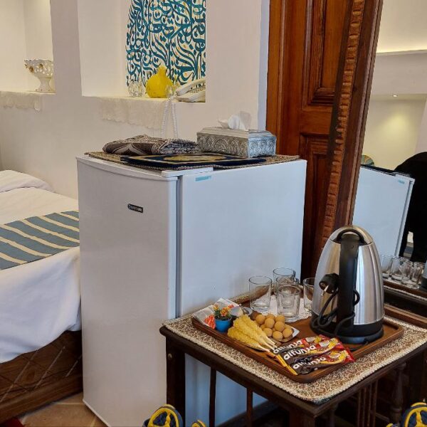 اتاق نیما یوشیج