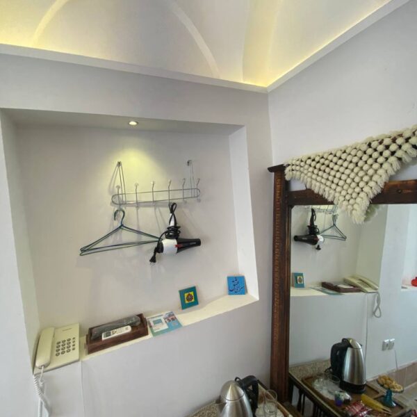 اتاق رهی معیری