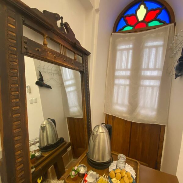 اتاق پروین اعتصامی