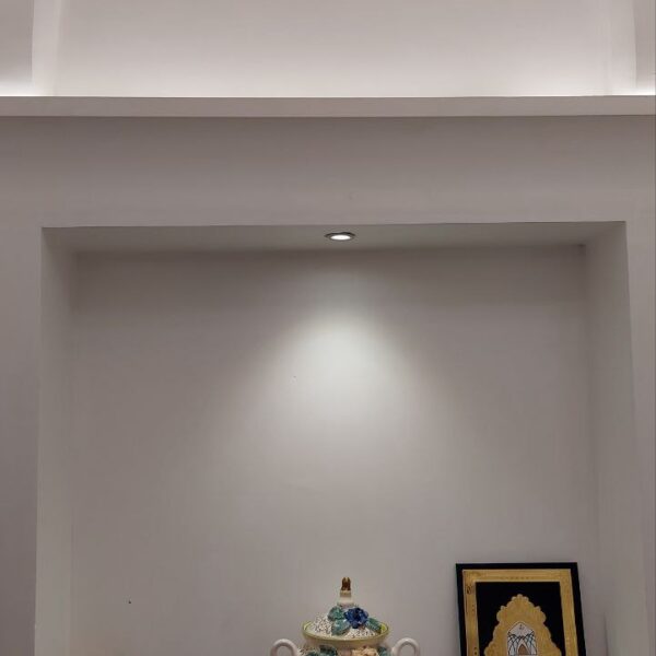 اتاق هوشنگ ابتهاج