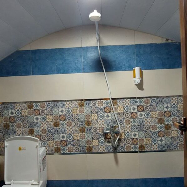 اتاق هوشنگ ابتهاج